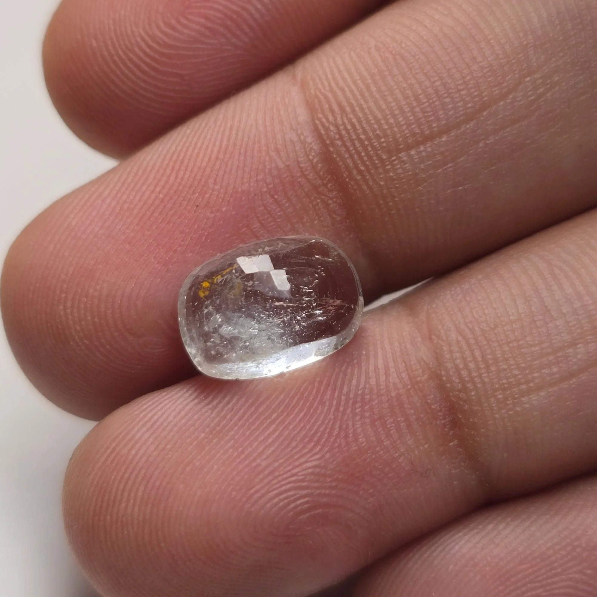 Natural Topaz 4.00 Carat Oval Faceted Light Yellow