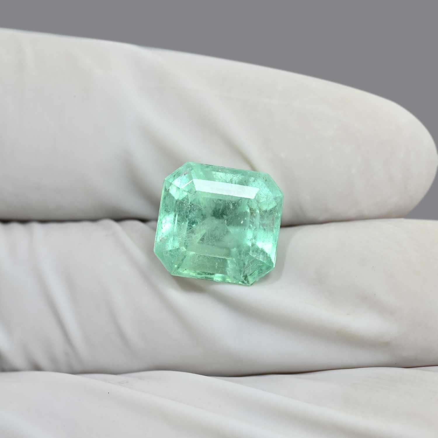 Colombian Emerald (Panna) 7.03 Carat