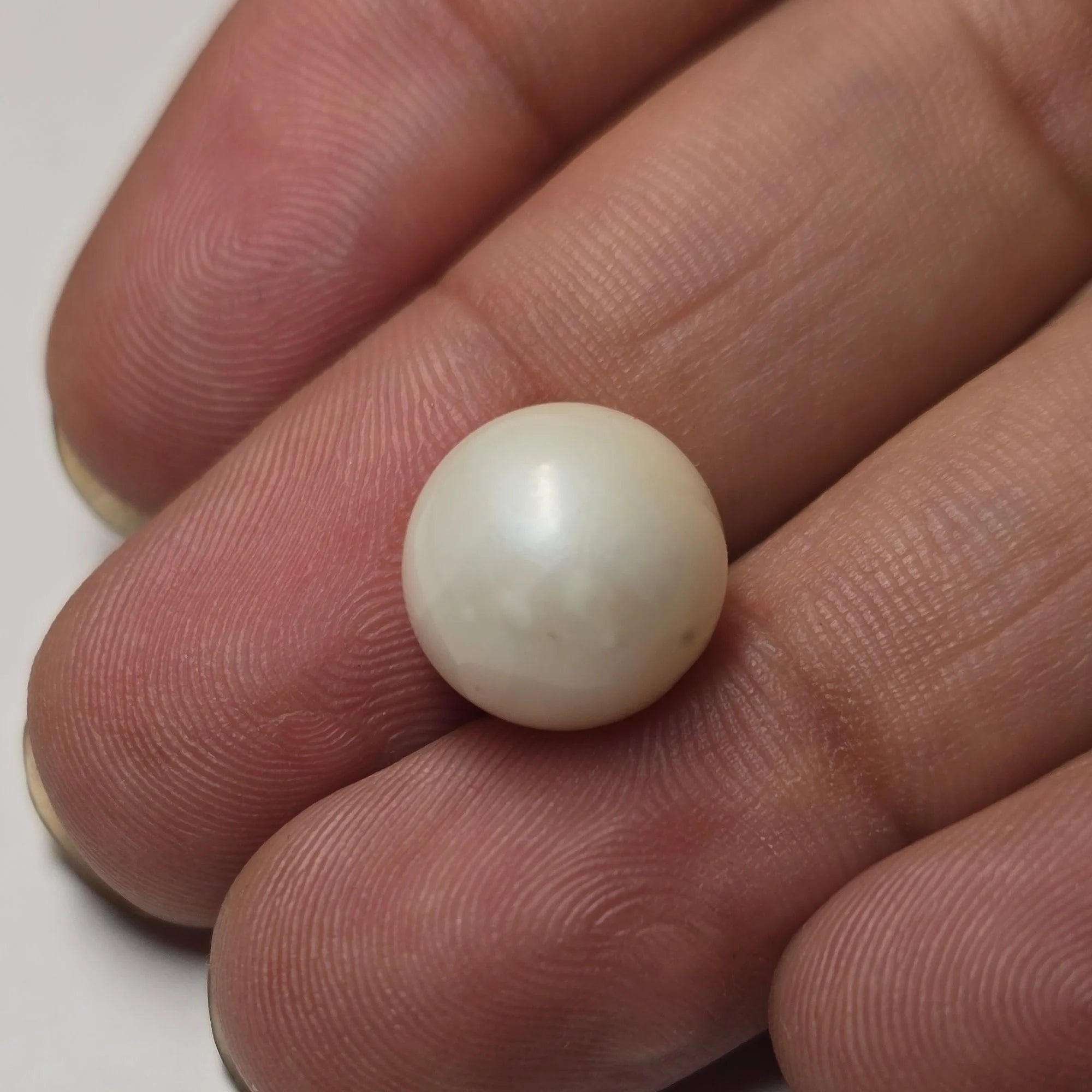 Natural White South Sea Pearl (Moti) - 9.50 Carats Certified