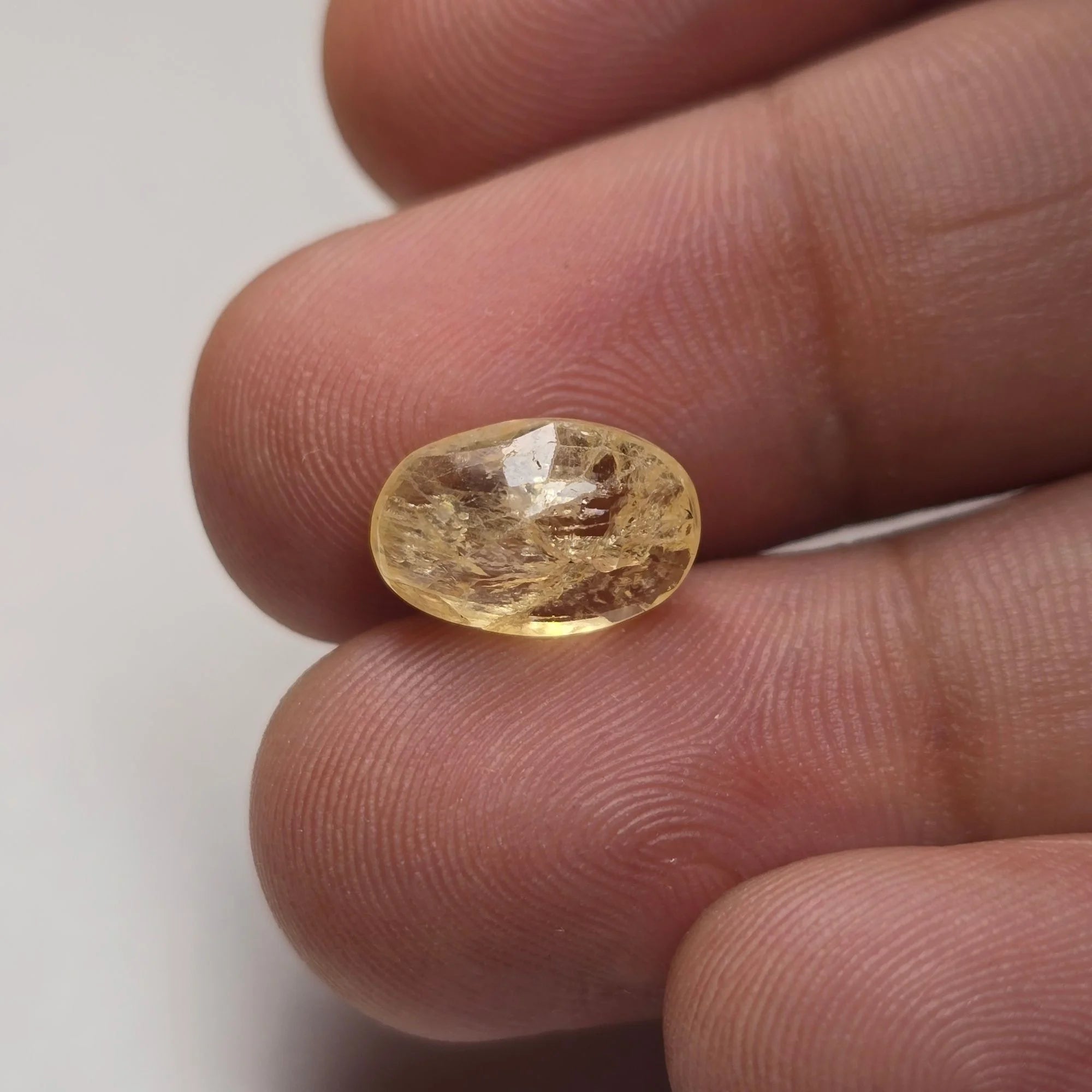 Natural Yellow Sapphire (Pukhraj) Ceylon 3.70 Carats Certified