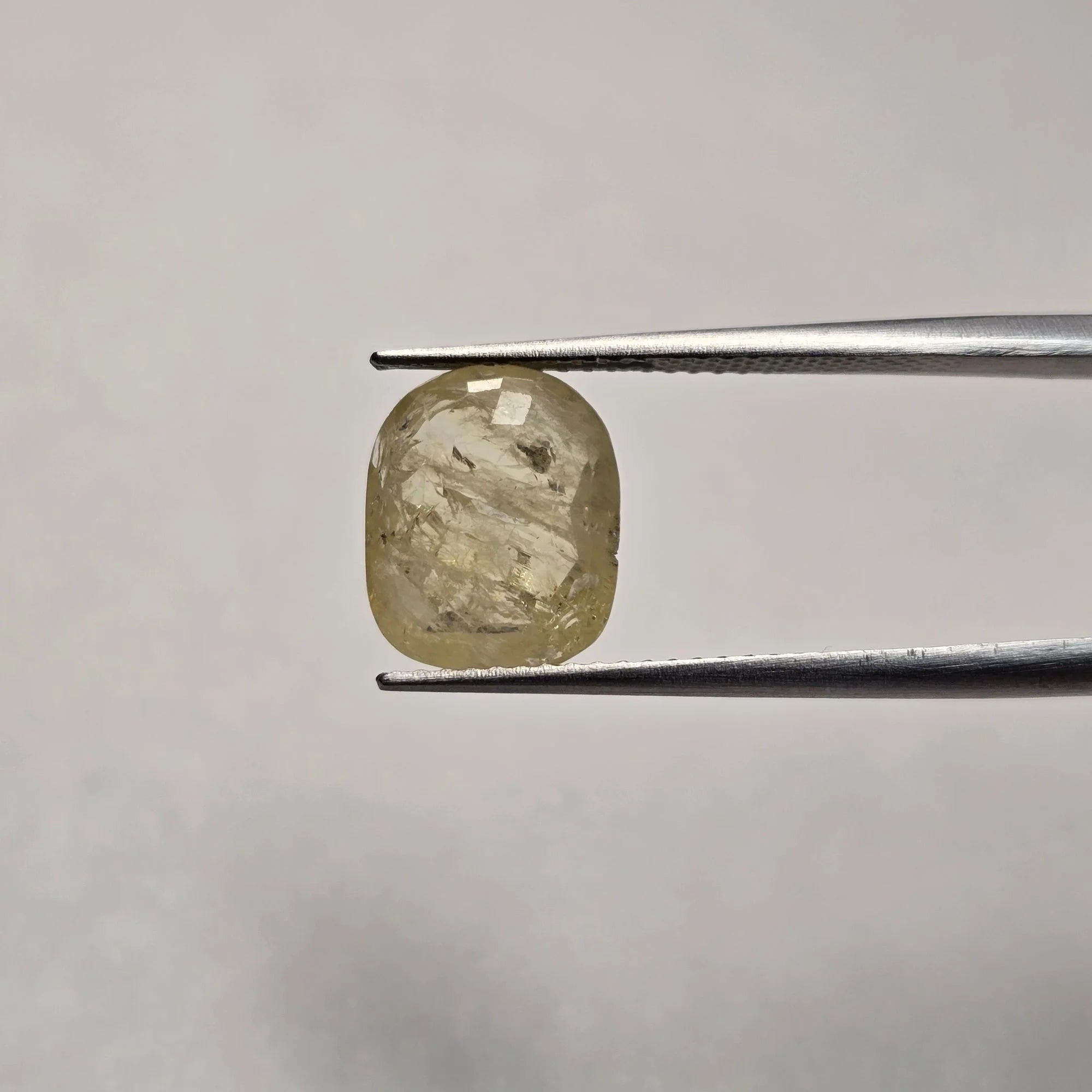 Natural Yellow Sapphire (Pukhraj) Ceylon 4.04 Carat Certified