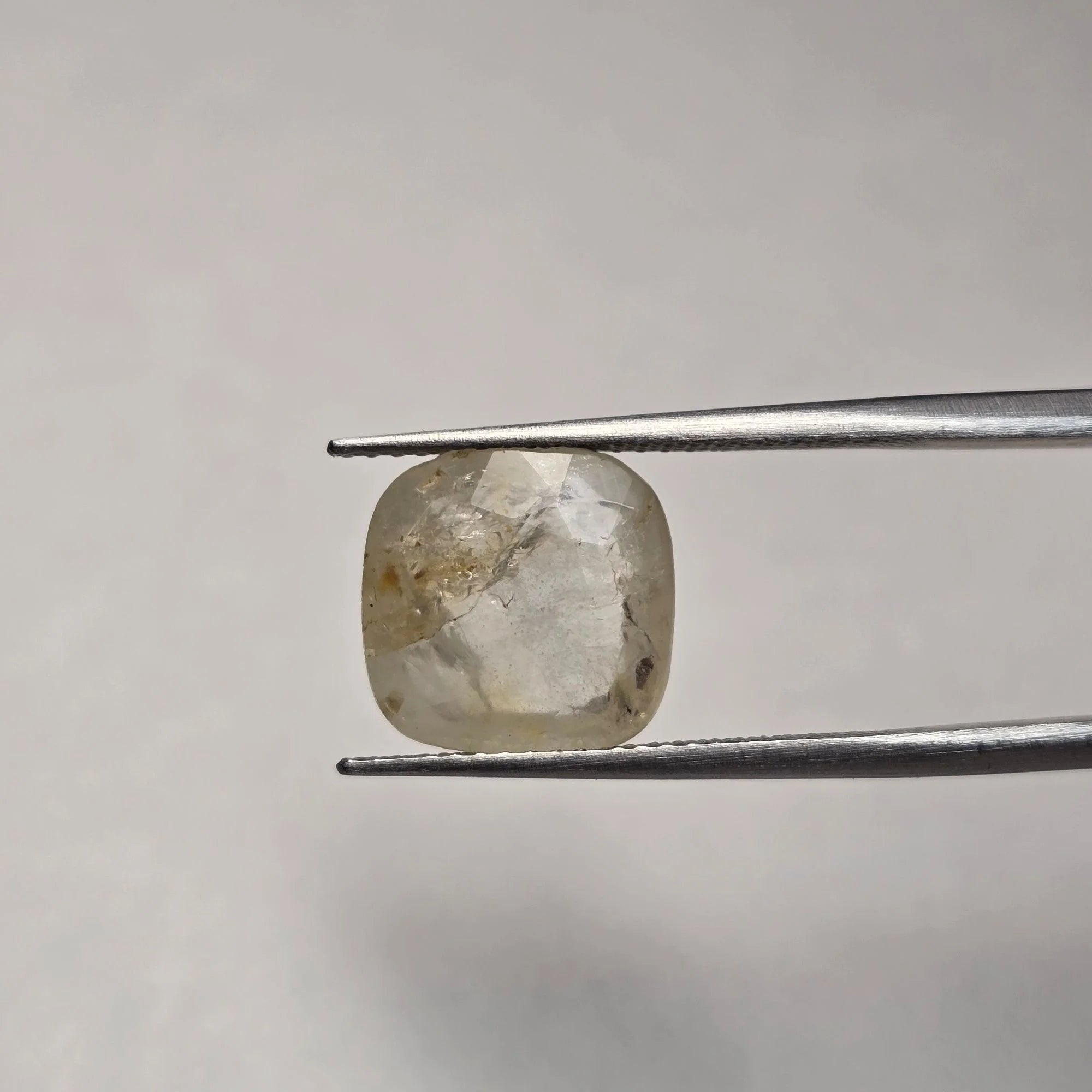 Natural Yellow Sapphire (Pukhraj) Sri Lanka (Ceylon) 5.26 Carat Certified