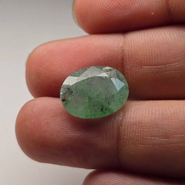 Natural Emerald (Panna) 4.68 Carats Certified Zambian Gemstone