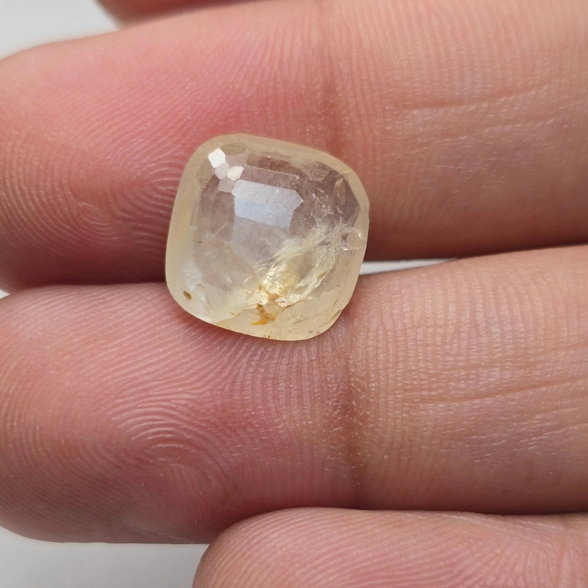 Natural Yellow Sapphire (Pukhraj) Sri Lanka (Ceylon) 5.26 Carat Certified