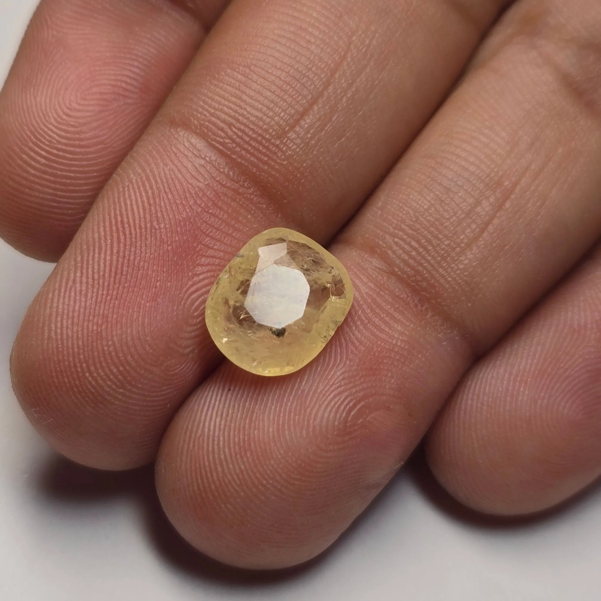 Natural Yellow Sapphire (Pukhraj) Ceylon 4.04 Carat Certified
