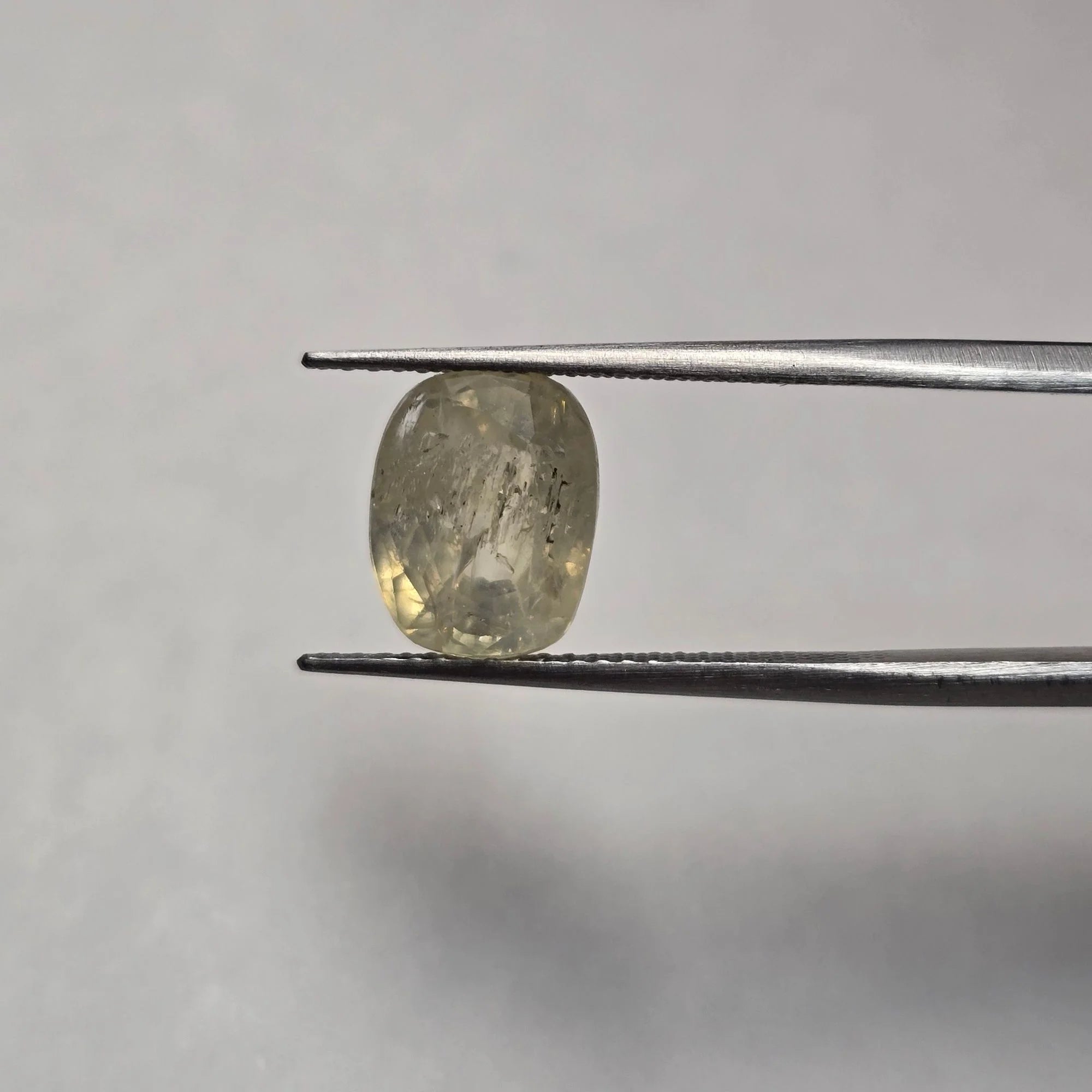 Natural Yellow Sapphire (Pukhraj) Ceylon 3.96 Carat Certified