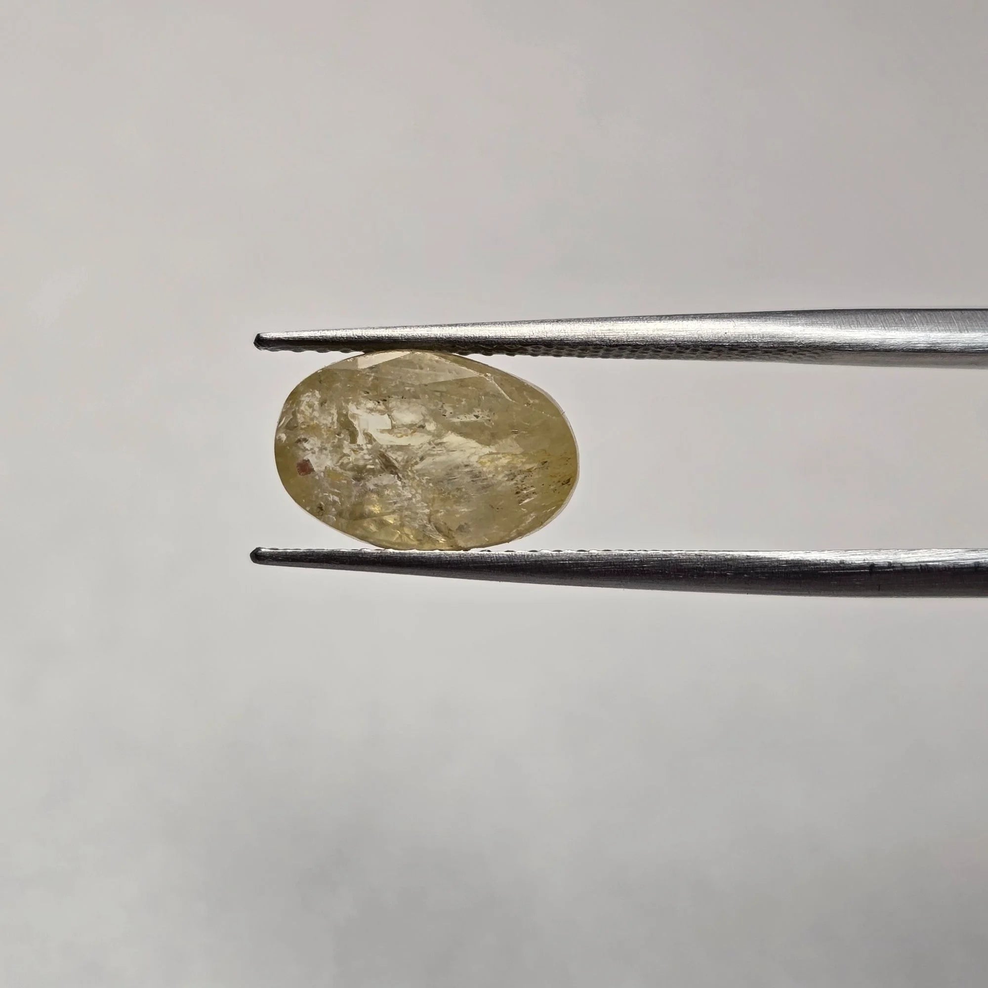 Natural Yellow Sapphire (Pukhraj) Ceylon 3.70 Carats Certified