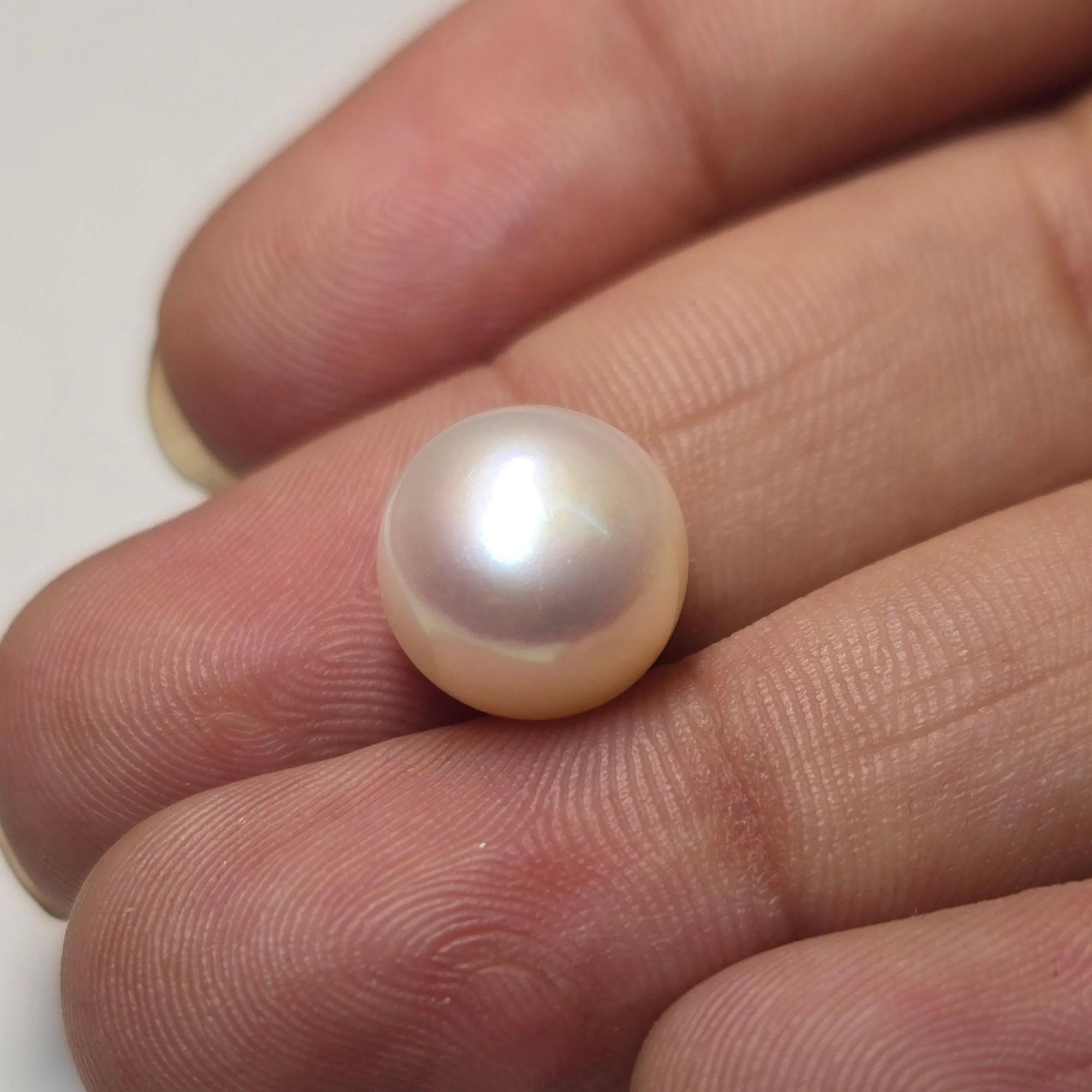 Natural Pearl Moti 7.20 Carat White Round Cabochon