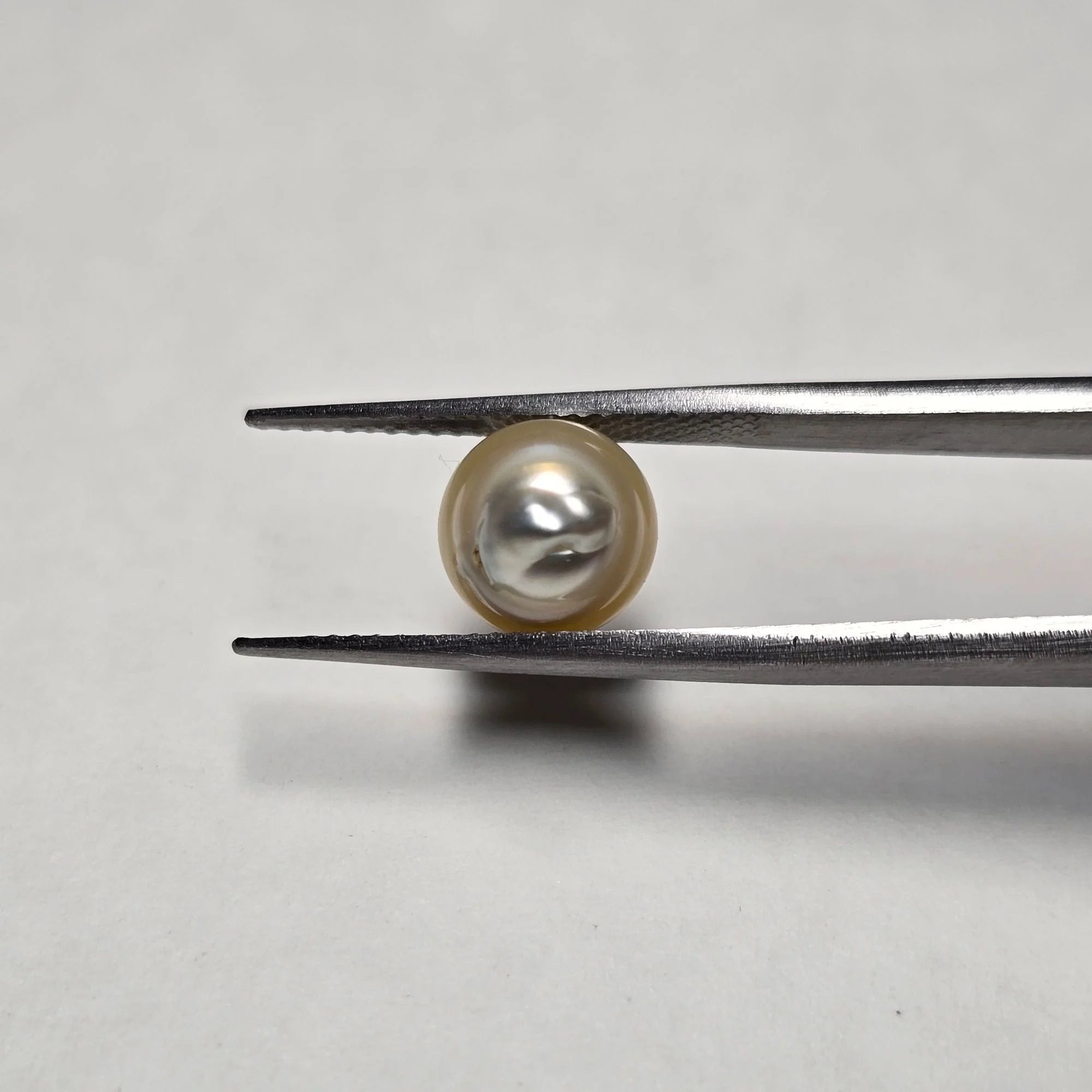 Natural South Sea Pearl (Moti) - 3.98 Carats