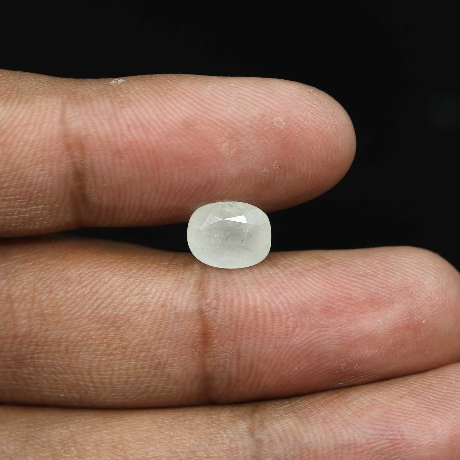 WHITE SAPPHIRE 4.72 CARAT