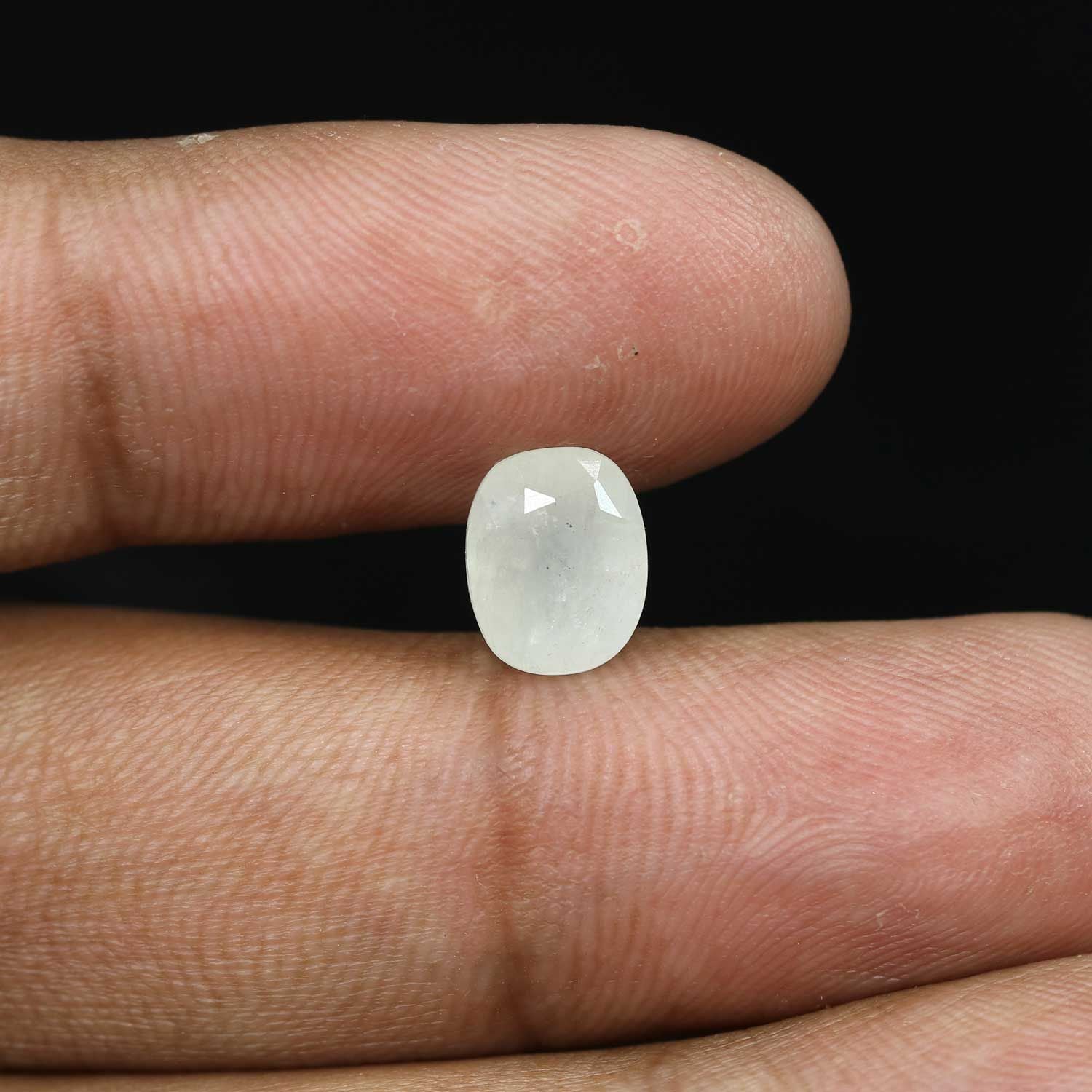 WHITE SAPPHIRE 4.72 CARAT