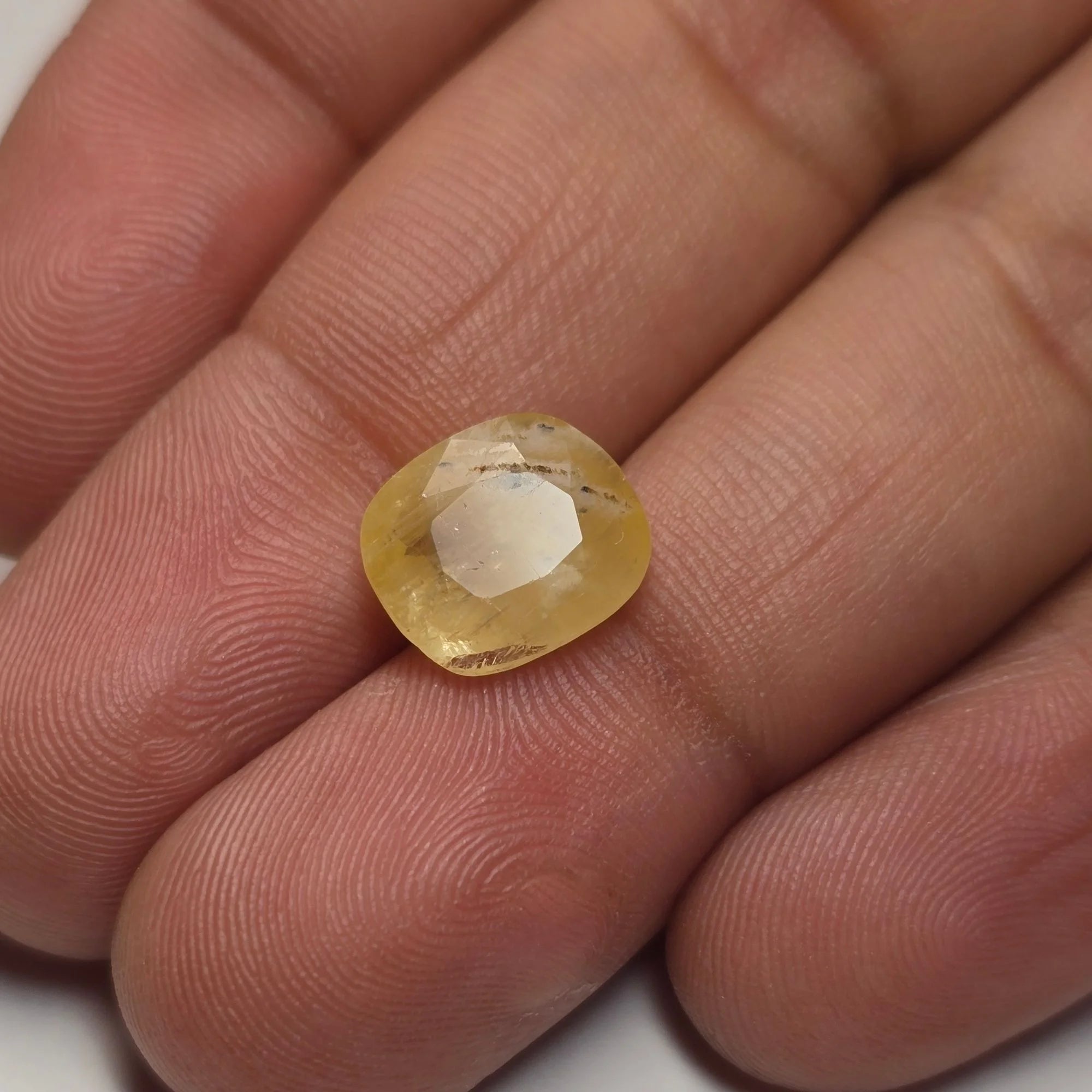 Natural Yellow Sapphire Ceylon (Pukhraj) 4.06 Carat Certified