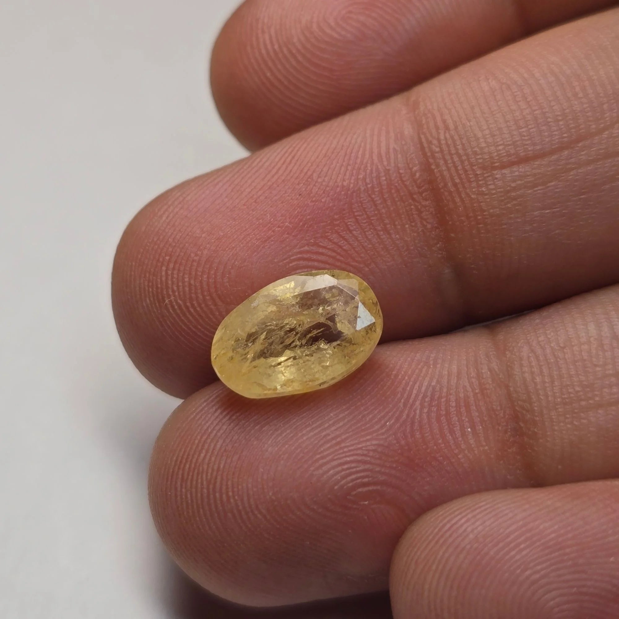 Natural Yellow Sapphire (Pukhraj) Ceylon 3.70 Carats Certified