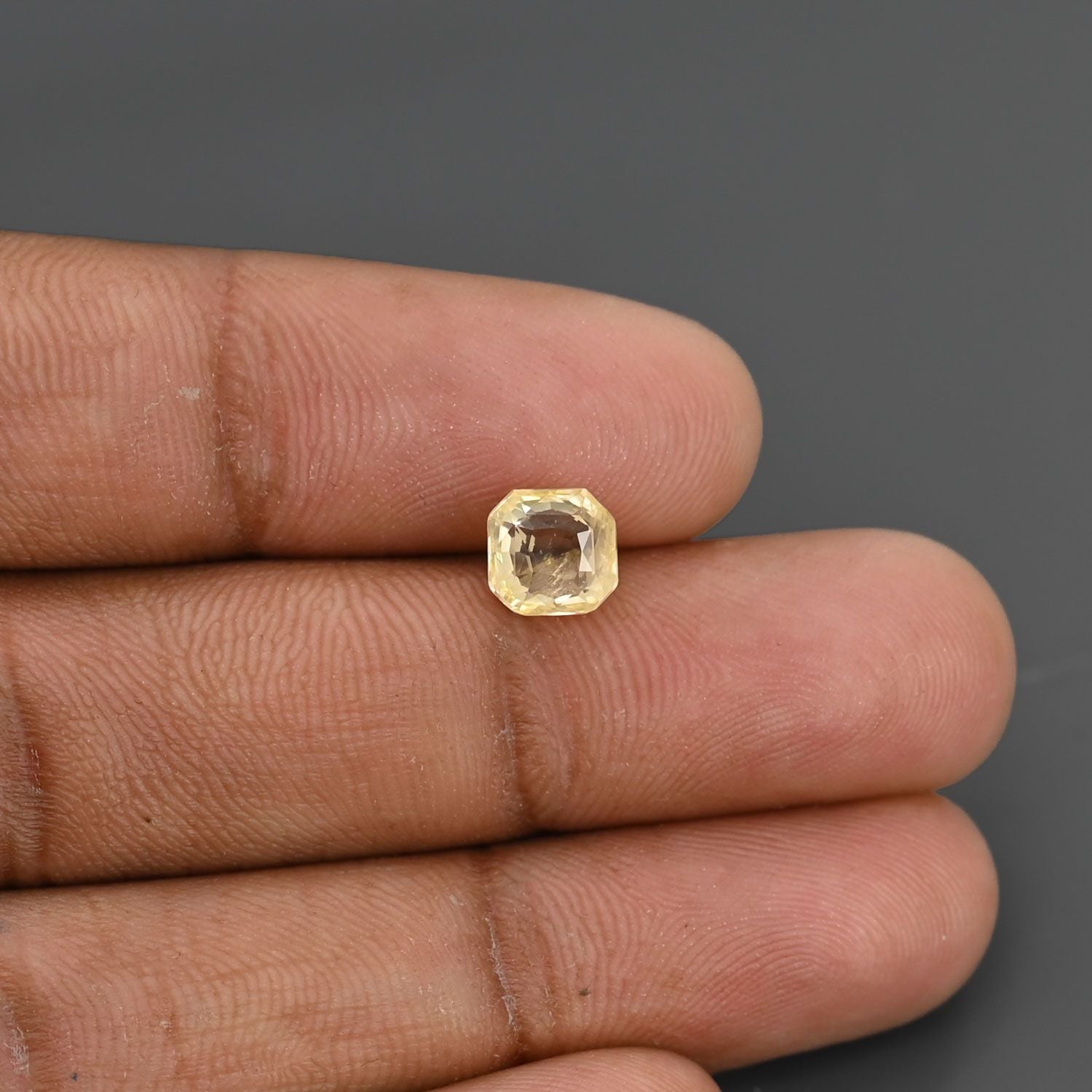Ceylon Yellow Sapphire Carat 2.1